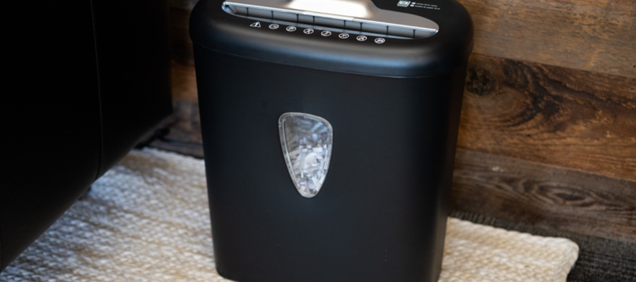 Amazon Basics 8-Sheet Cross Cut Paper Shredder featured image