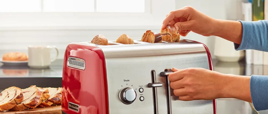 KitchenAid 4-Slice Toaster with Manual High-Lift Lever featured image