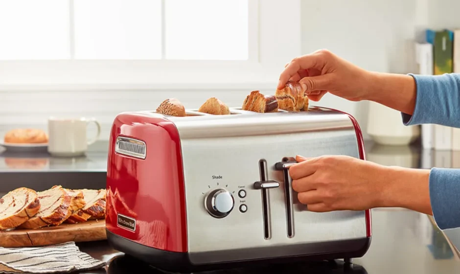 KitchenAid 4-Slice Toaster with Manual High-Lift Lever User Guide KitchenAid 4-Slice Toaster with Manual High-Lift Lever featured image