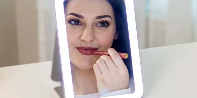 iHome iCV10 Travel Makeup Mirror feat