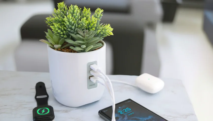 iHome iPP45 Powerplant Charging Station feat